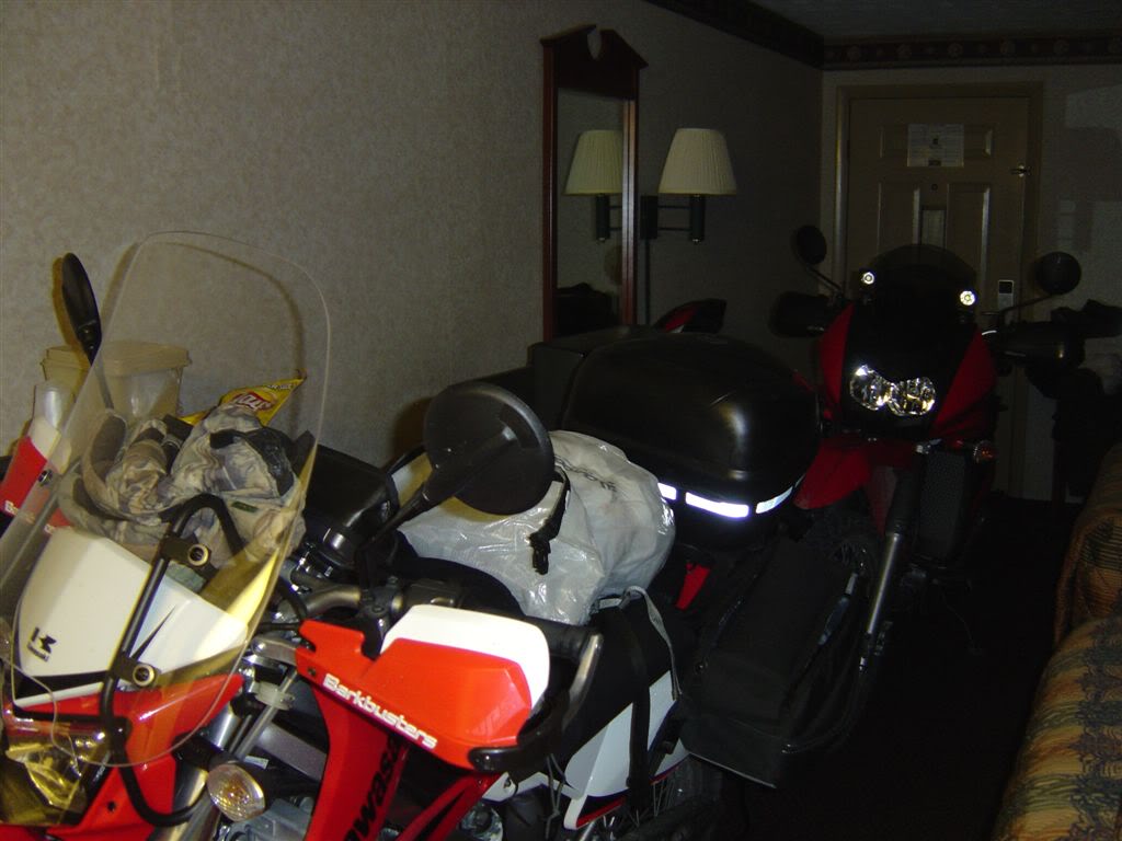 Name: 10-14-11_032.jpg
Views: 125
Size: 83.4 KB
