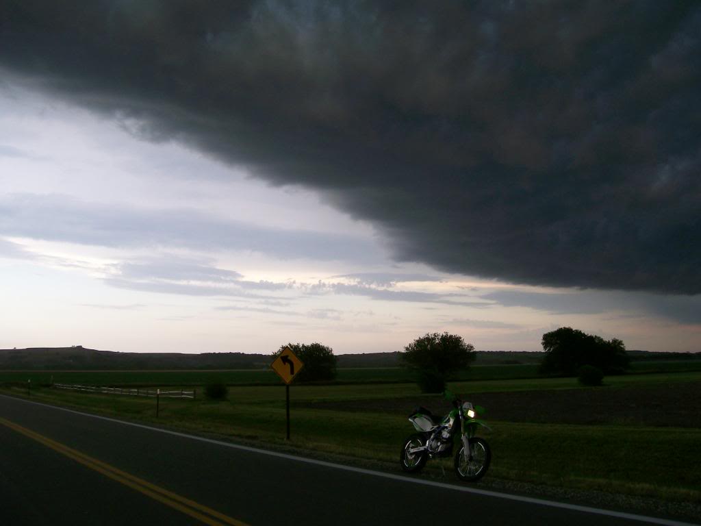 Name:  thunder008.jpg
Views: 308
Size:  40.1 KB