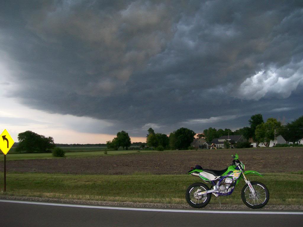 Name:  thunder002.jpg
Views: 313
Size:  71.2 KB