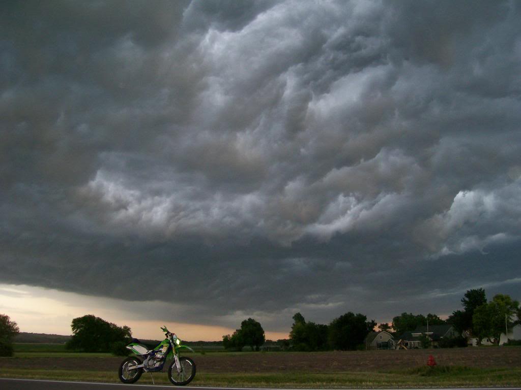 Name:  thunder013.jpg
Views: 347
Size:  52.6 KB
