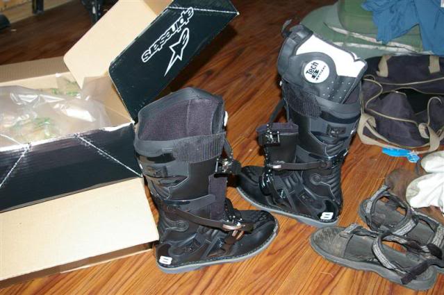 Name:  newbootsMedium.jpg
Views: 1084
Size:  54.6 KB