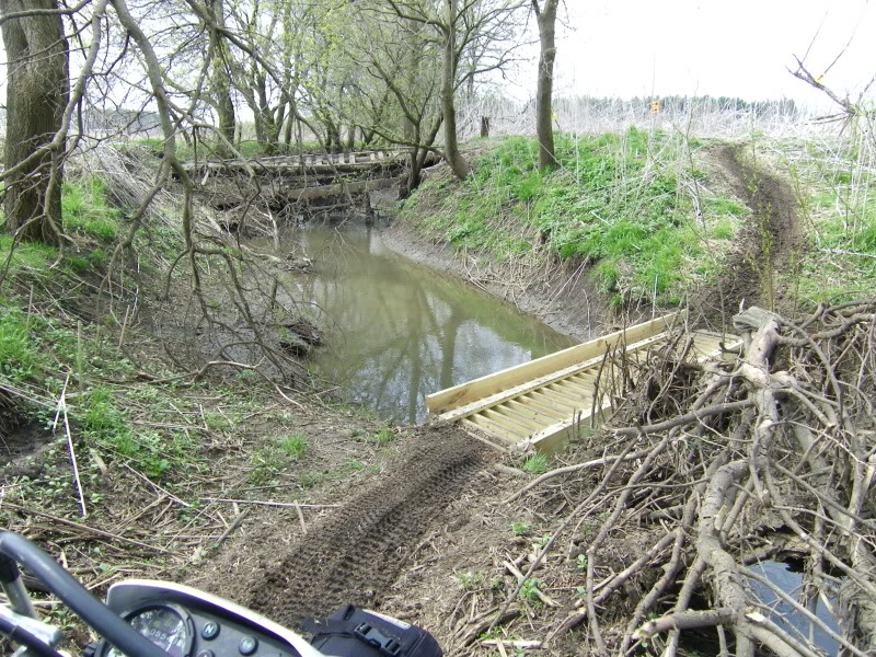 Name:  DualsportrideLeafRiver4-11-201089.jpg
Views: 124
Size:  220.8 KB