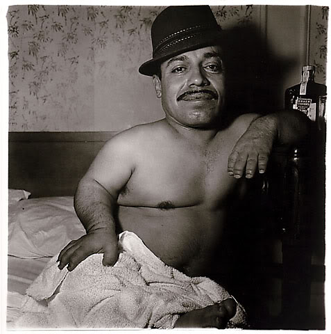 Name:  mexican-dwarf-in-his-hotel-room-n-y.jpg
Views: 22
Size:  43.6 KB