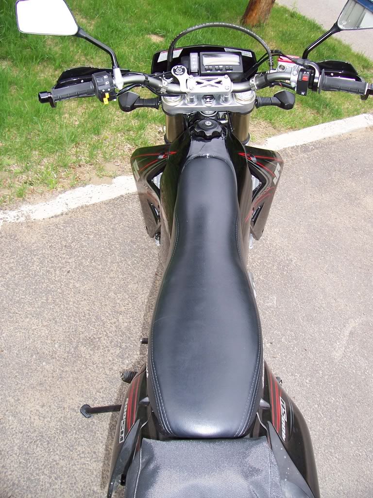 Name:  01cDRZ400SMwMaxxis6006.jpg
Views: 6662
Size:  209.6 KB