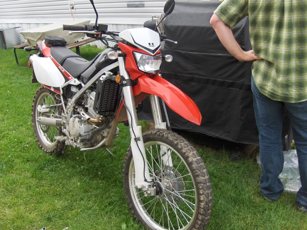 Name: KLX250S003.jpg
Views: 382
Size: 211.1 KB