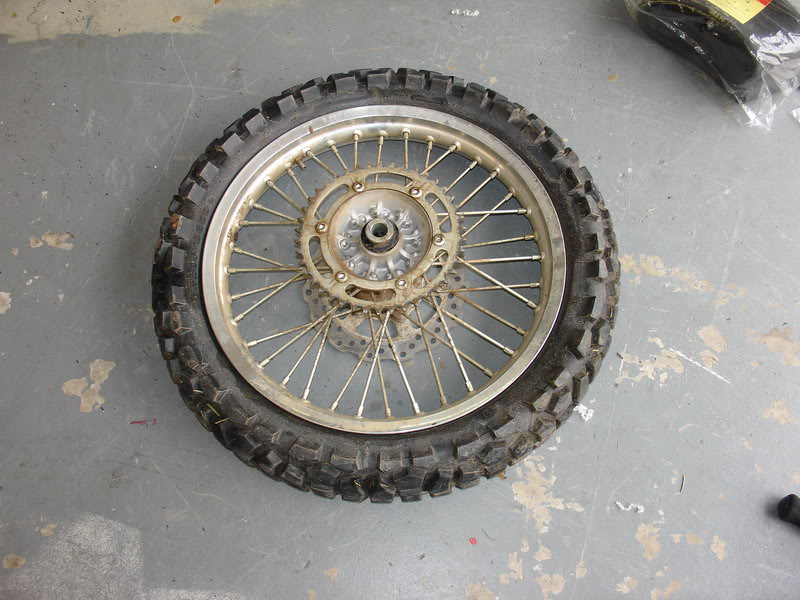 Name: 04102009KLXFlatandTubeChange05.jpg
Views: 23
Size: 102.2 KB