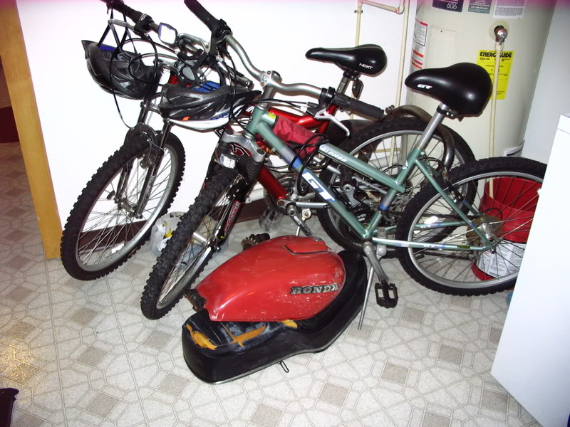 Name: CM400T002.jpg
Views: 81
Size: 119.6 KB