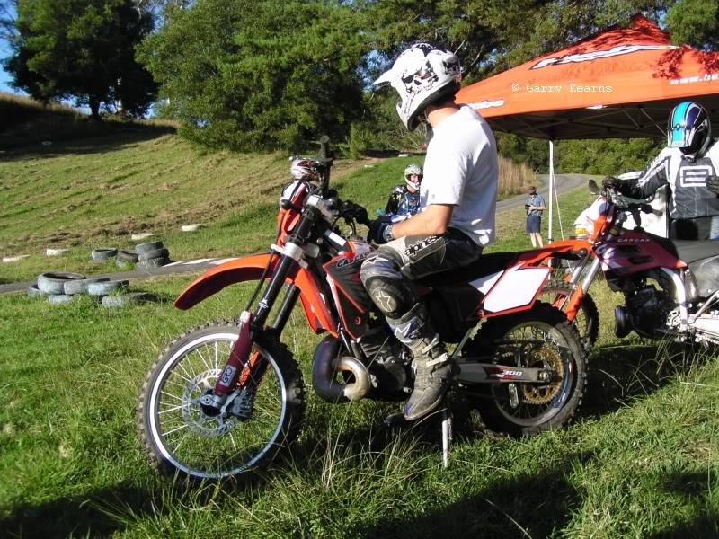 Name:  waitingtoridethe3002.jpg
Views: 27
Size:  172.2 KB
