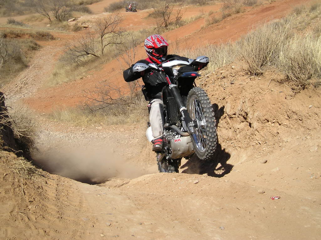 Name: motopics004.jpg
Views: 125
Size: 143.1 KB