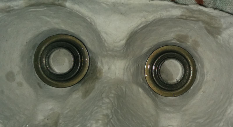 Name: Valvespringholders-bottomofvalveremoved_zps996884cb.jpg
Views: 604
Size: 49.0 KB