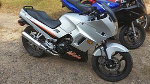 New Rider Curious about 500-00z0z_vpmdsw5s31_1200x900.jpg