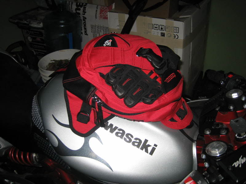 Name:  tankbag002.jpg
Views: 22
Size:  53.2 KB