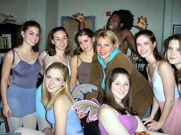 Name:  Dancers.jpg
Views: 54
Size:  56.4 KB