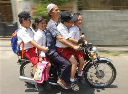 Name:  indonesia_motorcycle_taxi.jpg
Views: 18
Size:  20.9 KB