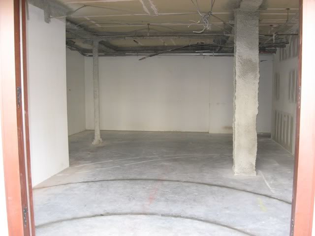 Name:  JIUStore002.jpg
Views: 19
Size:  35.7 KB